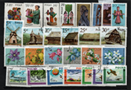 1. LENGYELORSZÁG: 8 különféle postatiszta motívum sorozat